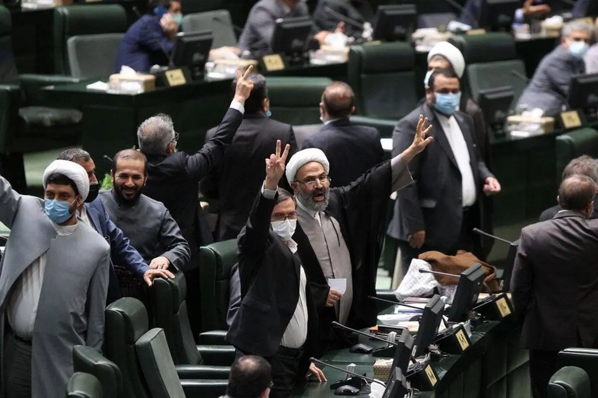 نوری: می‌خواهند در ۴۵ دقیقه برای طرح صیانت تصمیم بگیرند