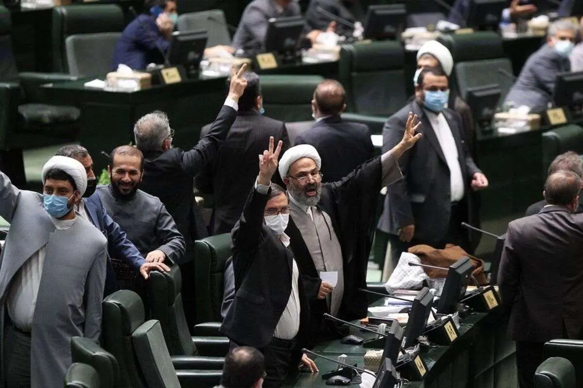 نوری: میخواهند در ۴۵ دقیقه برای طرح صیانت تصمیم بگیرند