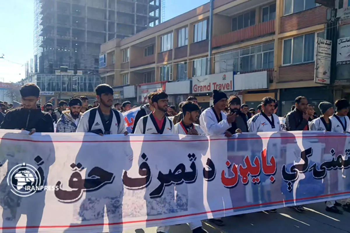 (ویدئو) تظاهرات ورزشکاران افغان با شعار مرگ بر جو بایدن