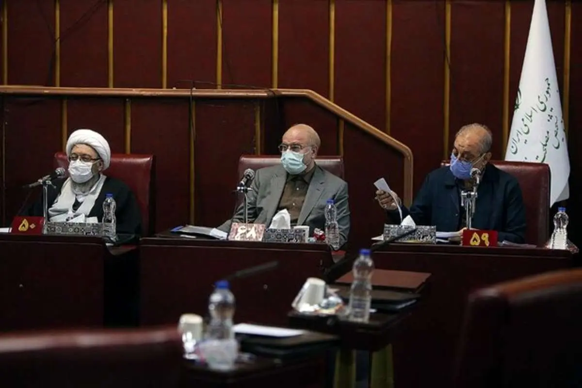 مجمع تشخیص رئیس جمهور و وزیران را به پاسخ به تذکرات مجلس ملزم کرد