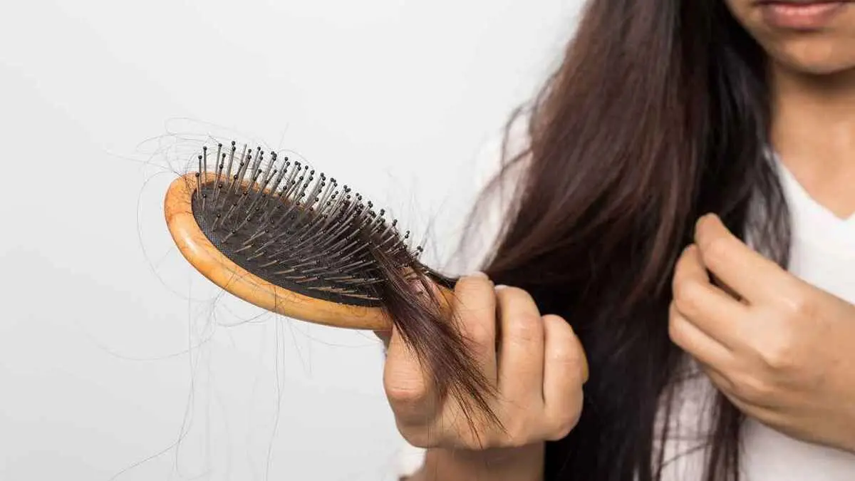 علت ریزش مو در بهبودیافتگان کرونا چیست؟