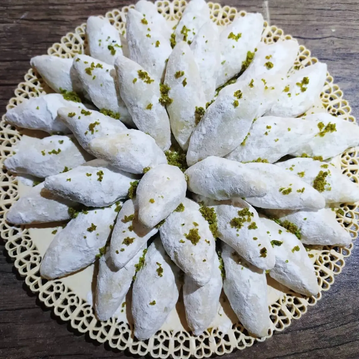 طرز تهیه شیرینی ساق عروس، خوشمزه و معطر