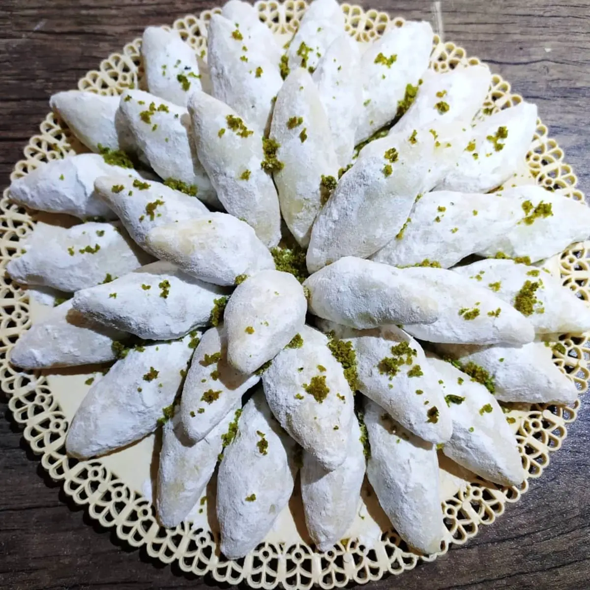 طرز تهیه شیرینی ساق عروس، خوشمزه و معطر