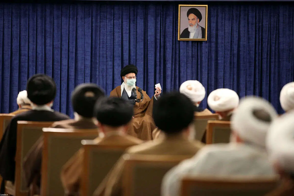 (تصویر) حسن روحانی در دیدار اعضای خبرگان با رهبر انقلاب