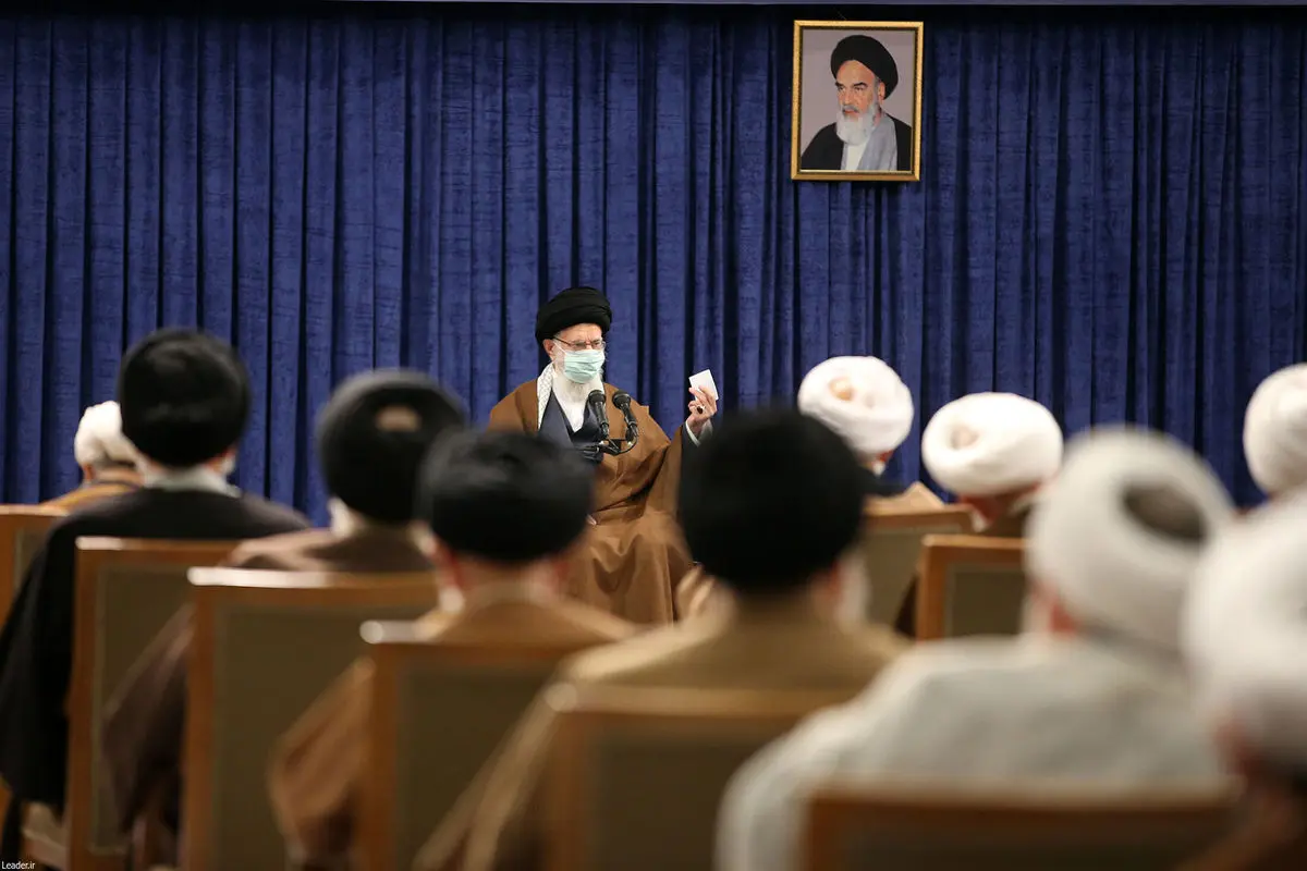 (تصویر) حسن روحانی در دیدار اعضای خبرگان با رهبر انقلاب
