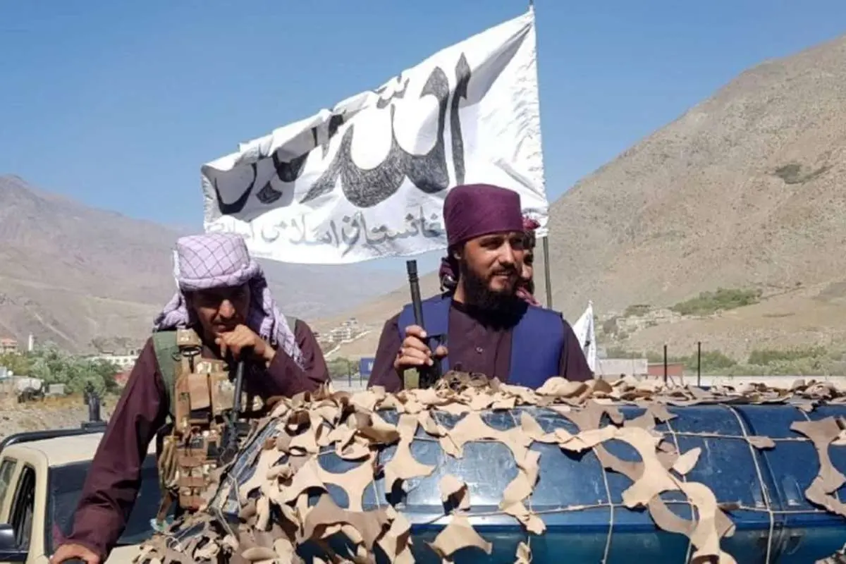 (ویدئو 16+) اعدام هولناک یک معلم توسط طالبان