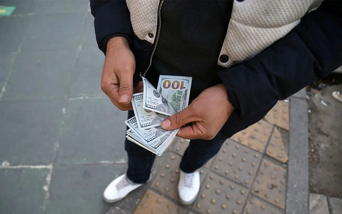 پیش‌بینی قیمت دلار امروز یکشنبه ۱۵ اسفند ۱۴۰۰