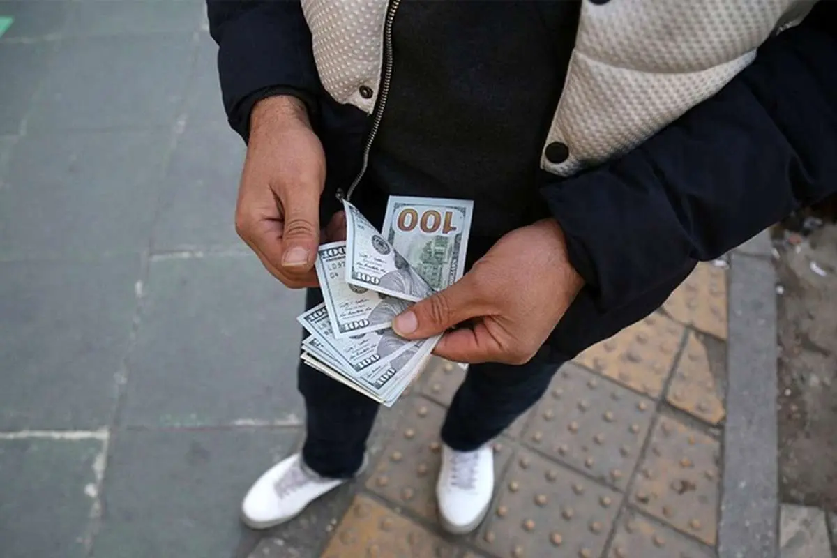 پیشبینی قیمت دلار امروز یکشنبه ۱۵ اسفند ۱۴۰۰