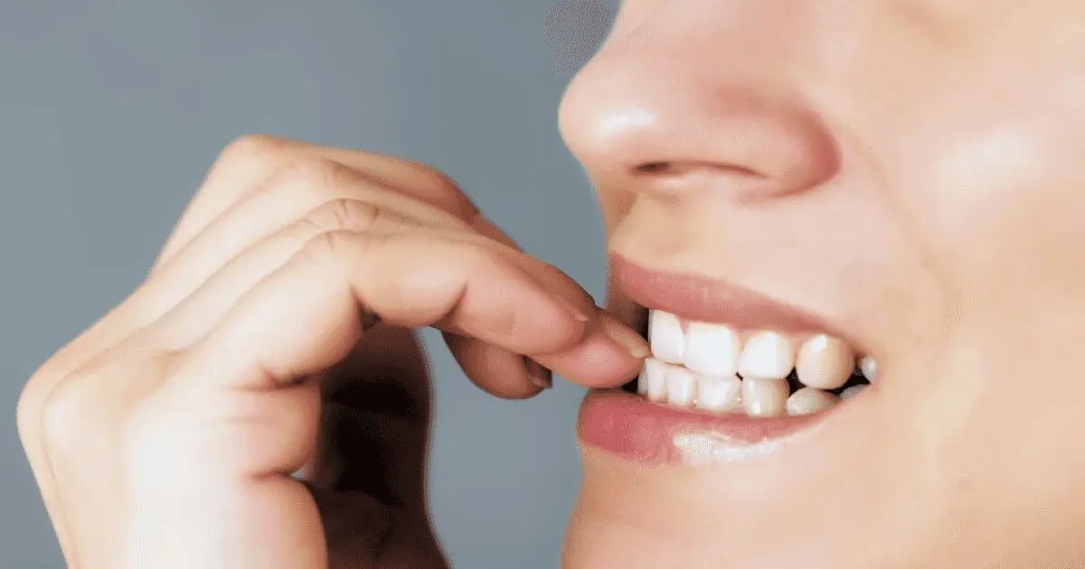 همه چیز درباره یک عادت بد؛ چرا ناخن جویدن نگران کننده است؟