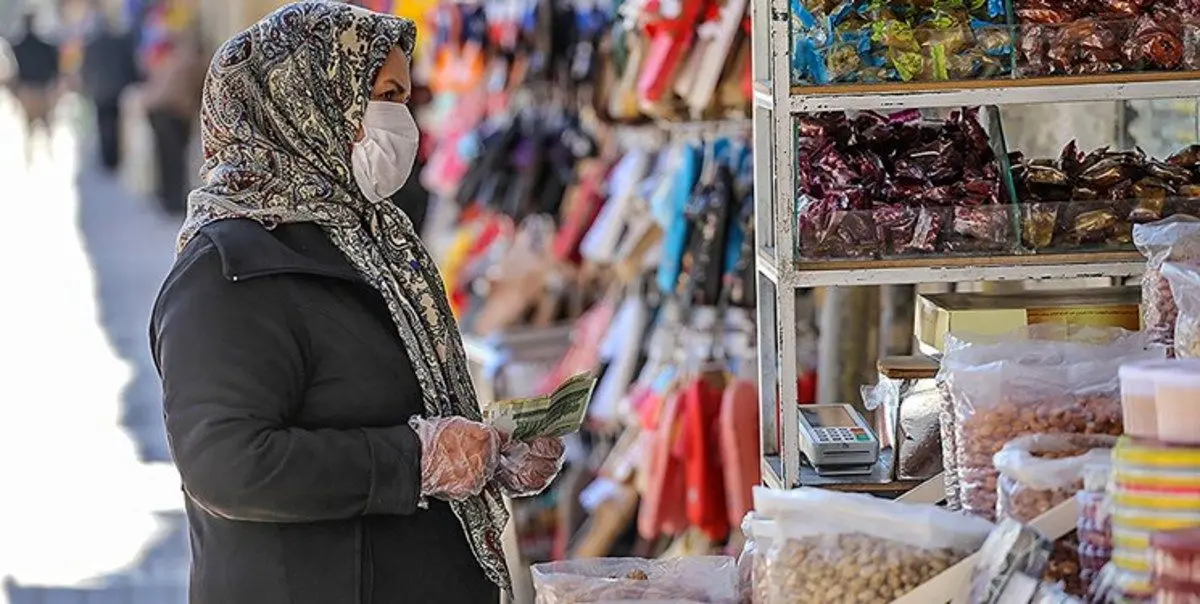 مردم بیرون می‌روند، اما دیگر توان خرید ندارند!