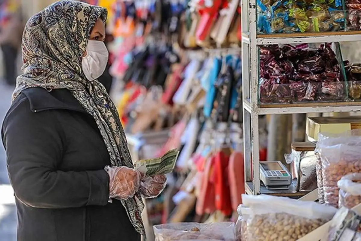 مردم بیرون میروند، اما دیگر توان خرید ندارند!