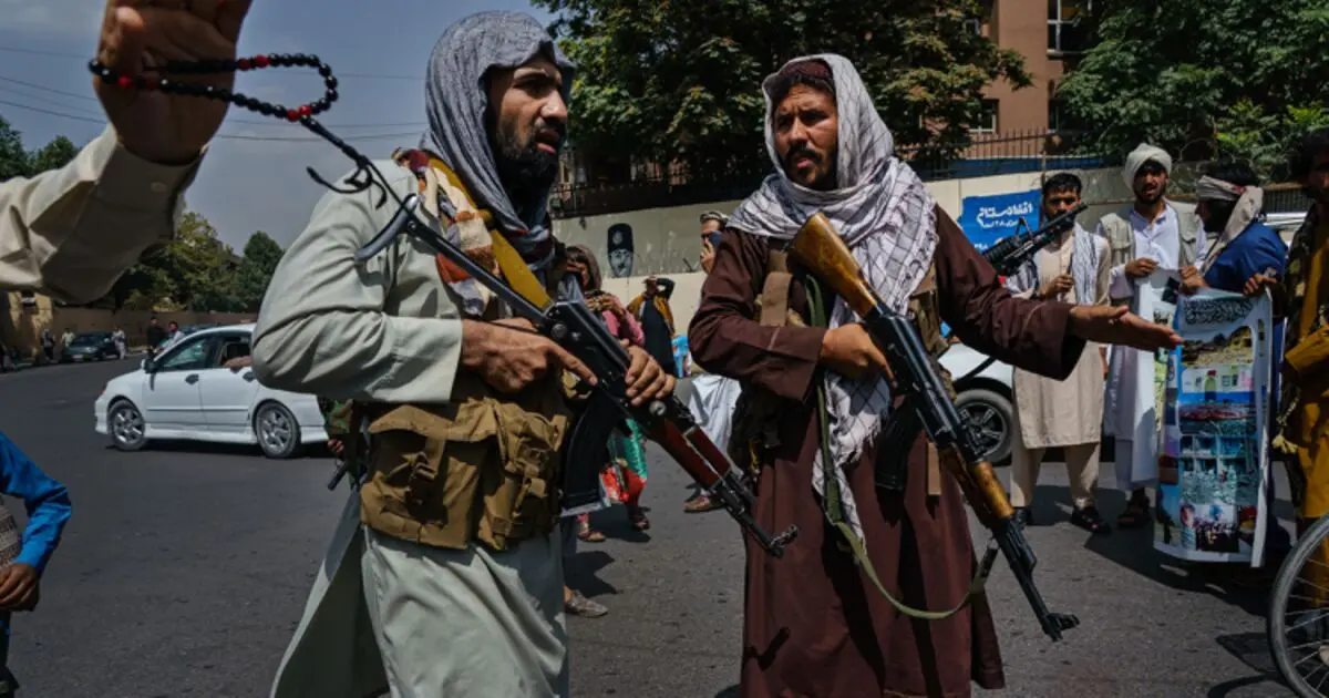 (ویدئو) طالبان یک متهم را رو به عقب سوار الاغ کرد!