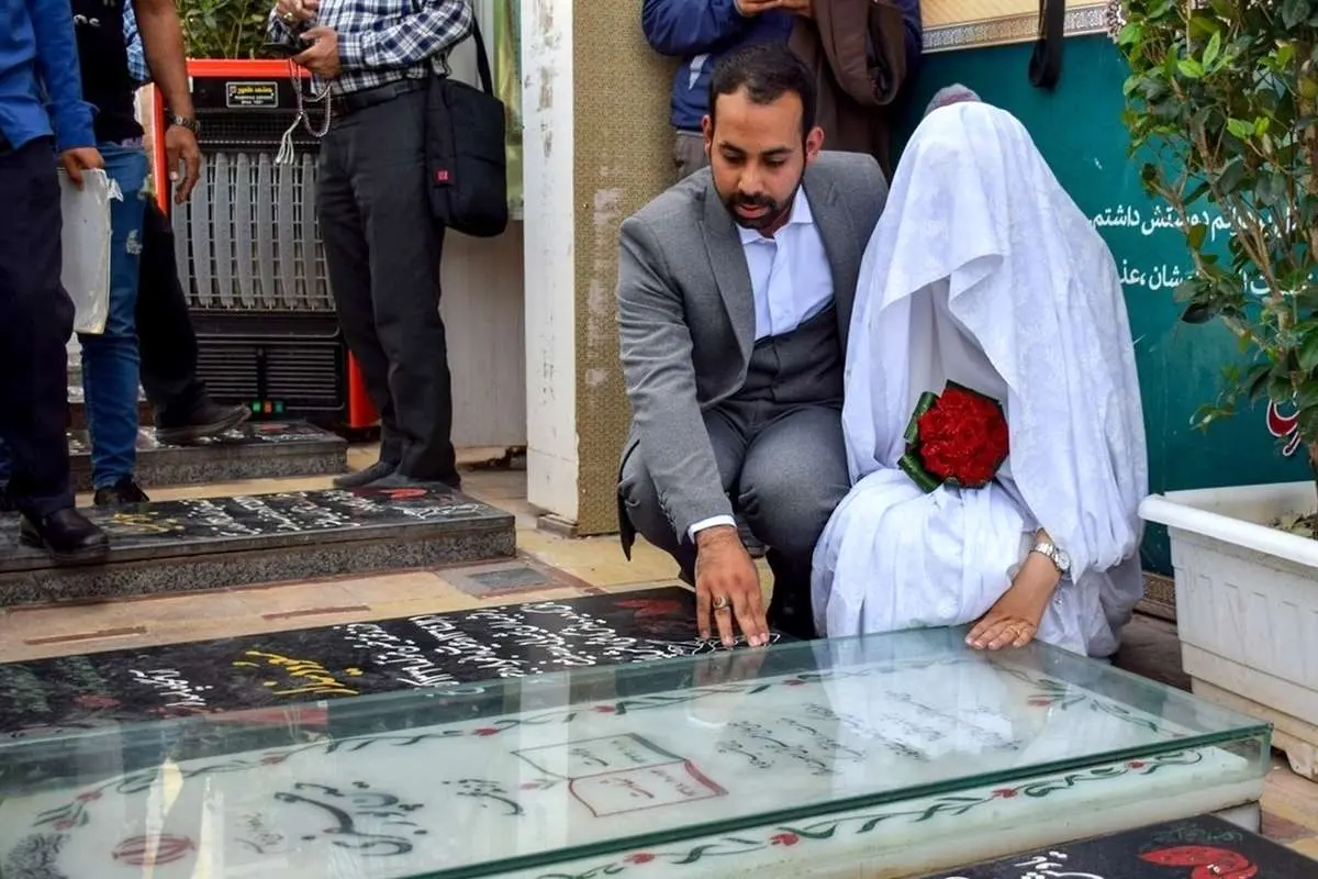 (تصاویر) پیوند ازدواج در جوار مزار سردار سلیمانی