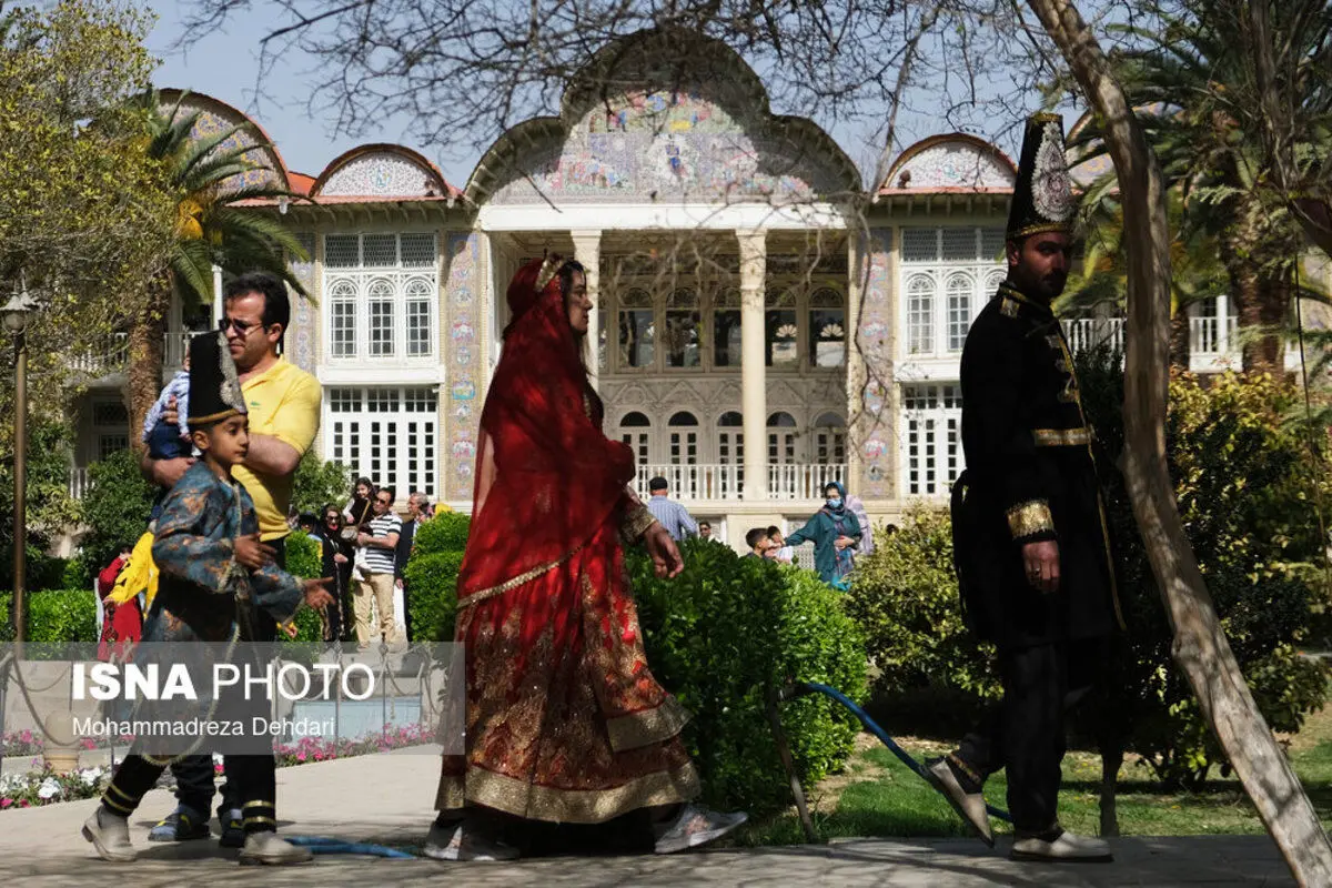 (تصاویر) مسافران نوروزی -باغ ارم شیراز