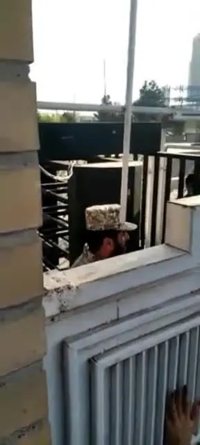 چه کسی در مشهد به زنان اسپری فلفل می‌زد؟