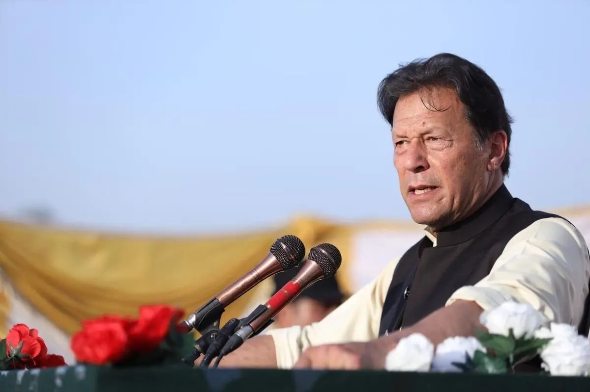 عمران خان برکنار شد