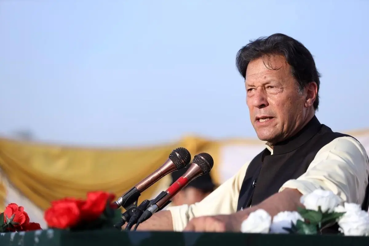 عمران خان برکنار شد