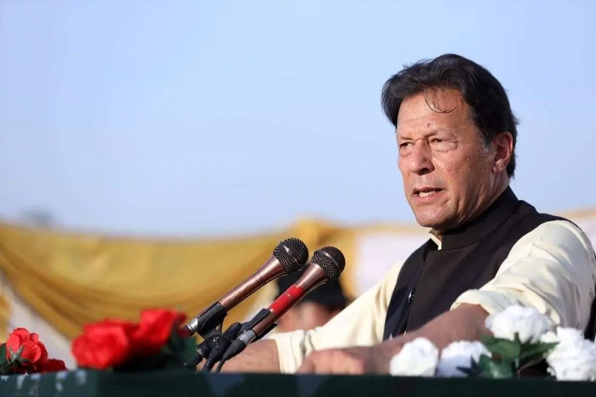 عمران خان برکنار شد