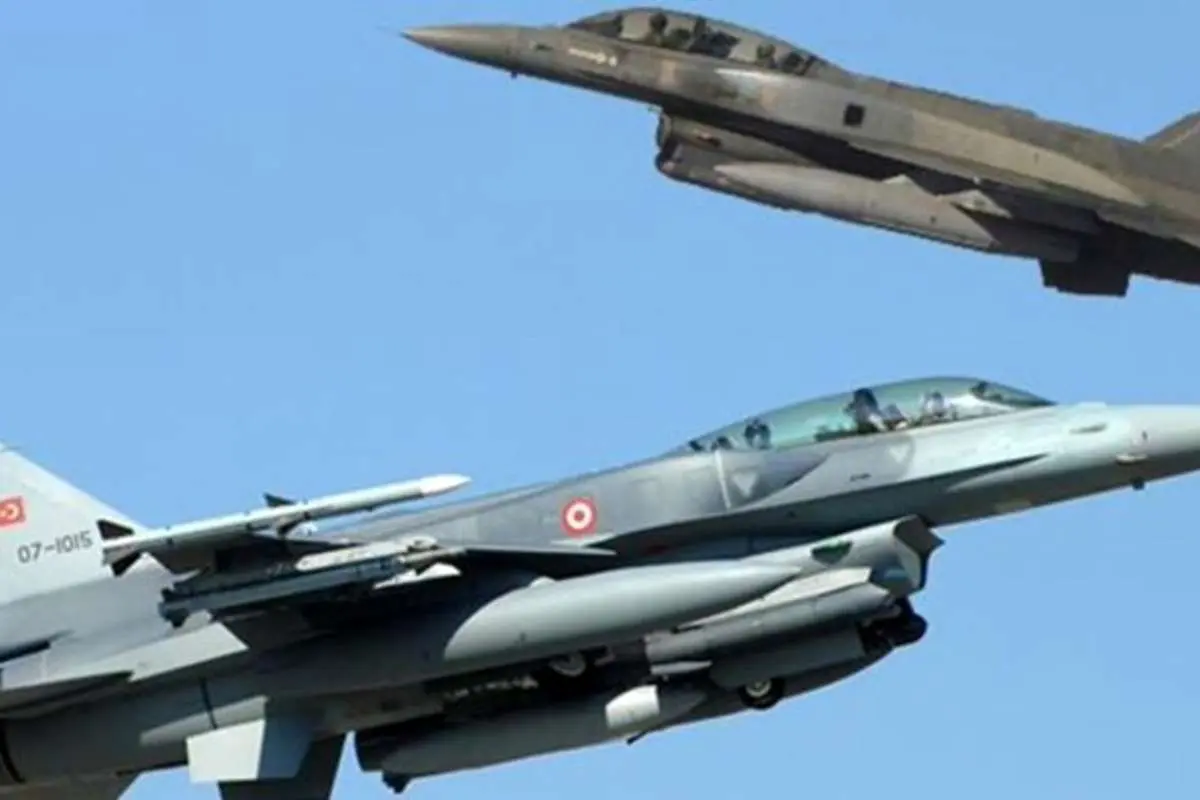 پرواز خطرناک جنگنده‌های اف-۱۶ ترکیه حین رزمایش ناتو