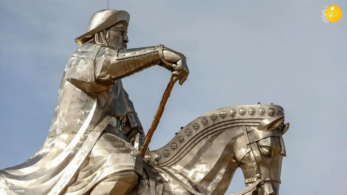 (تصاویر) مجسمه چنگیزخان مغول قطب گردشگری شد