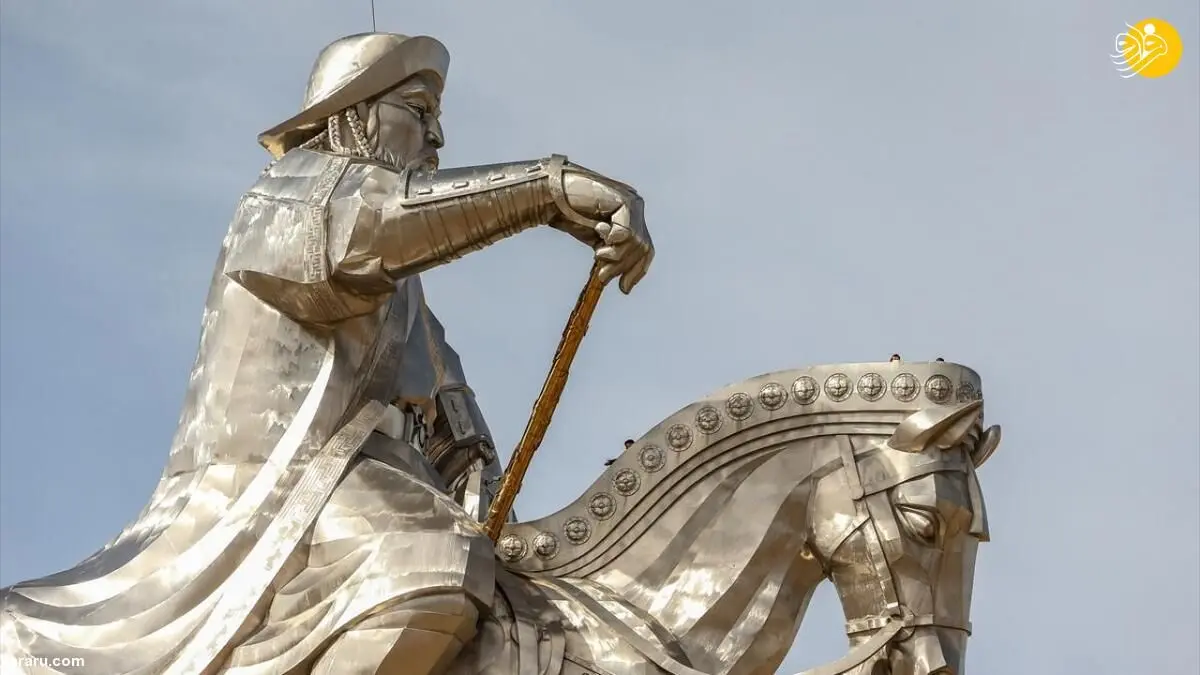 (تصاویر) مجسمه چنگیزخان مغول قطب گردشگری شد