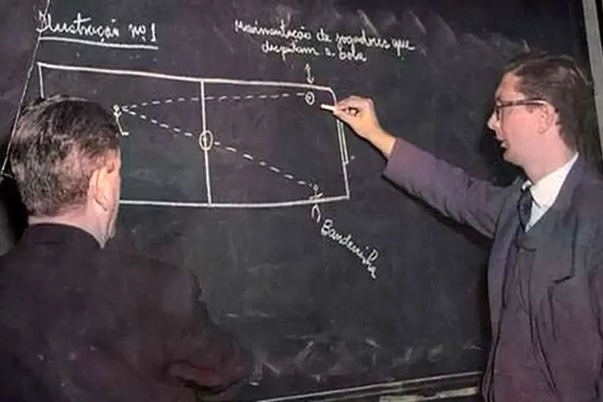 پروفسوری که مخالف بازی دادن به پله بود