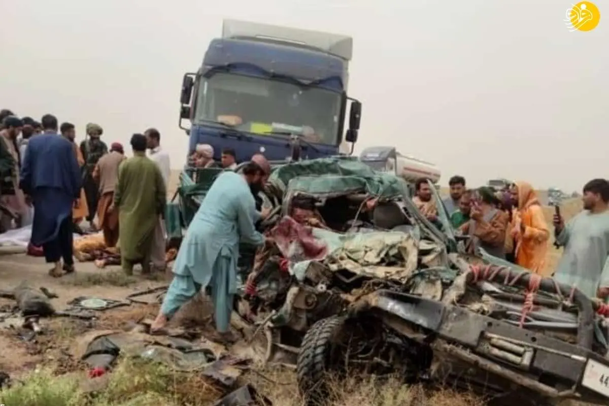 (عکس) مرگ ۸ جنگجوی طالبان در تصادف با تریلی