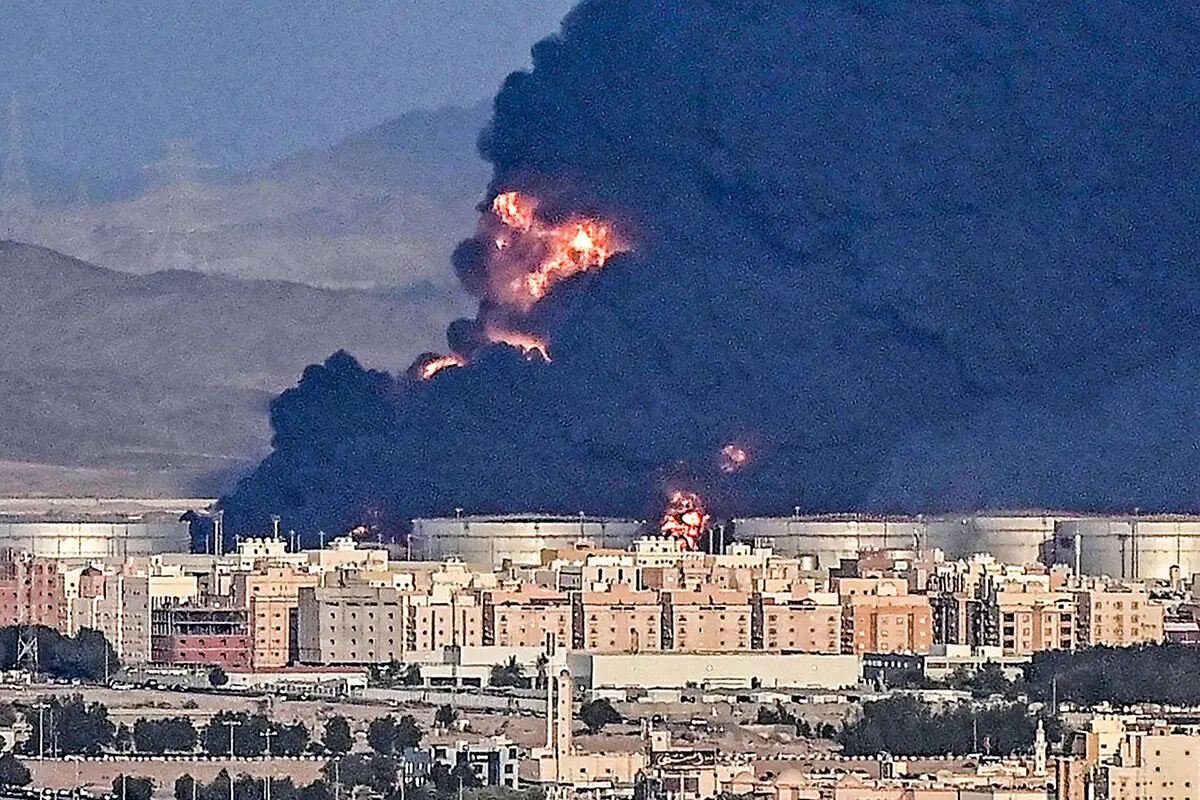(ویدئو) آتش‌سوزی در آرامکو همچنان ادامه دارد