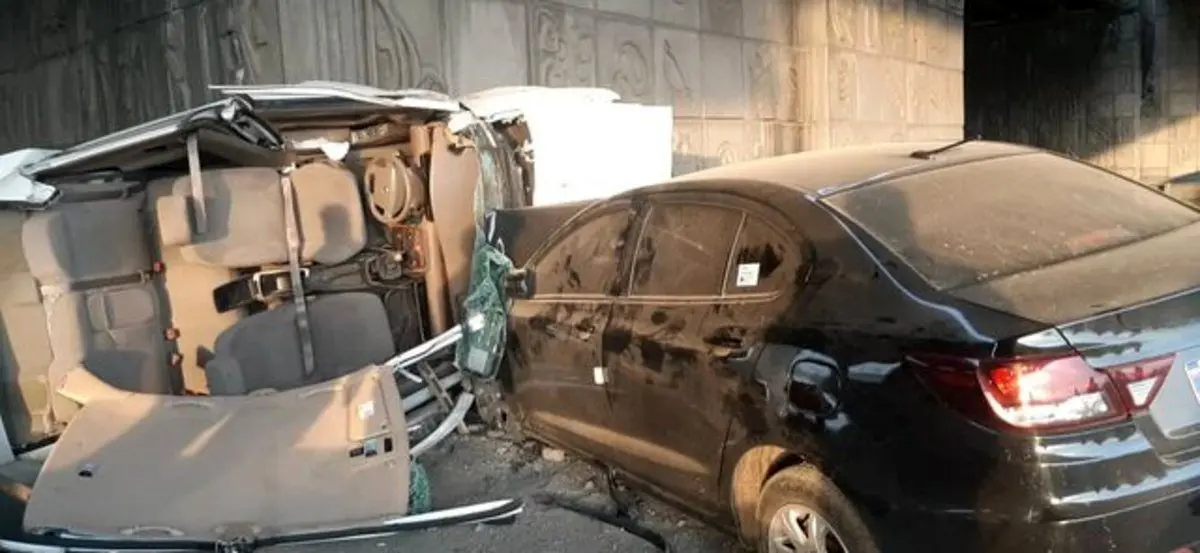 برخورد شدید آریو با سمند در بزرگراه آزادگان
