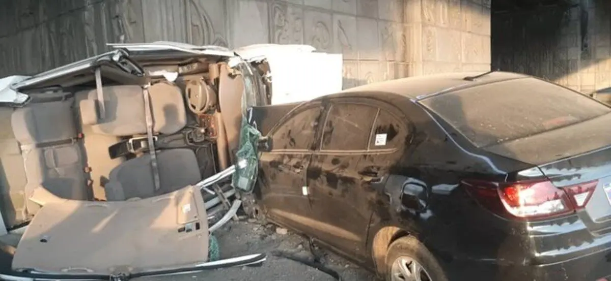 برخورد شدید آریو با سمند در بزرگراه آزادگان