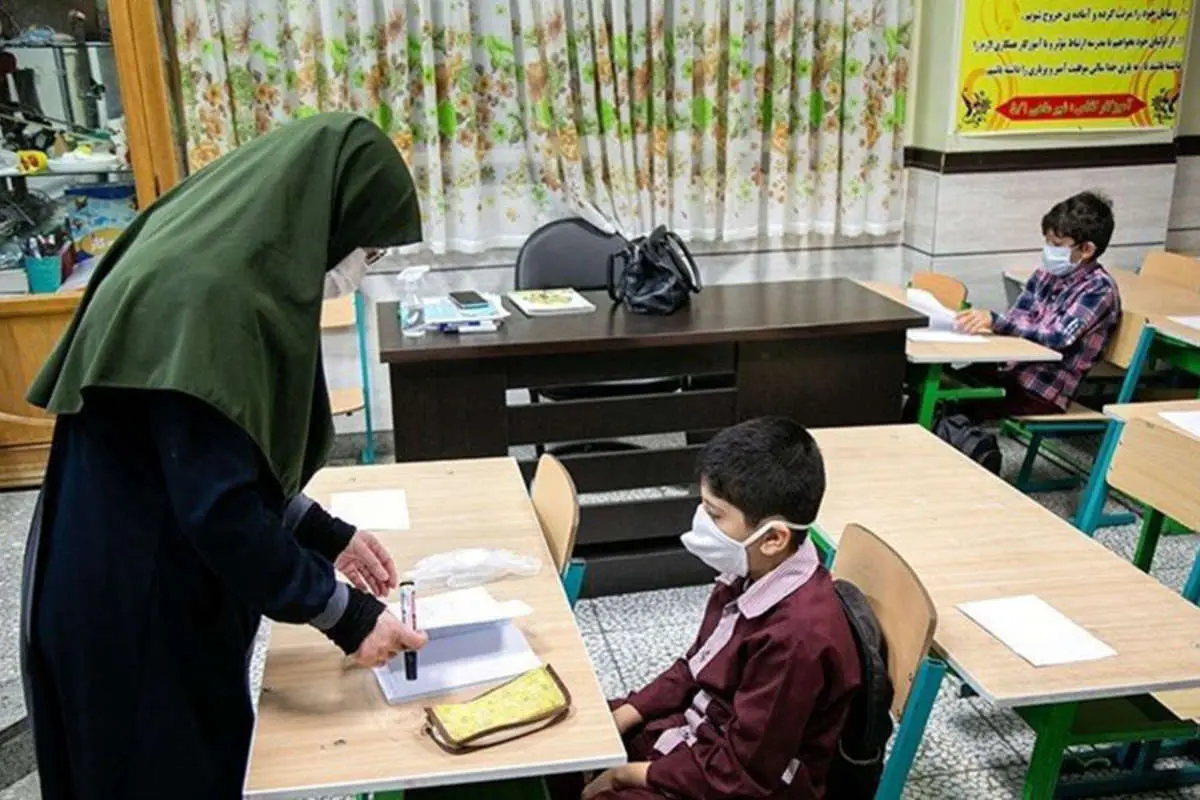 «اگر آمار کرونا بالا رفت آن را گردن بازگشایی مدارس نیندازید»