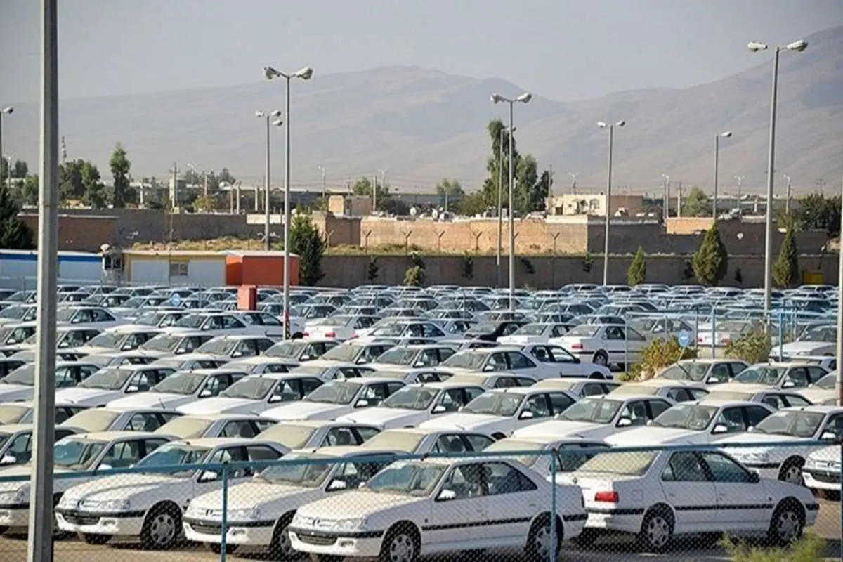 چرا خودرو افسارگسیخته گران میشود؟