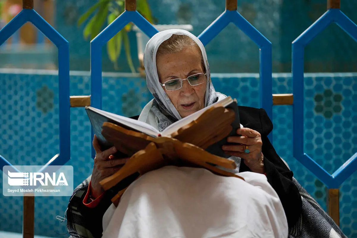 (تصاویر) جزء خوانی قرآن کریم در مسجد جامع سنندج