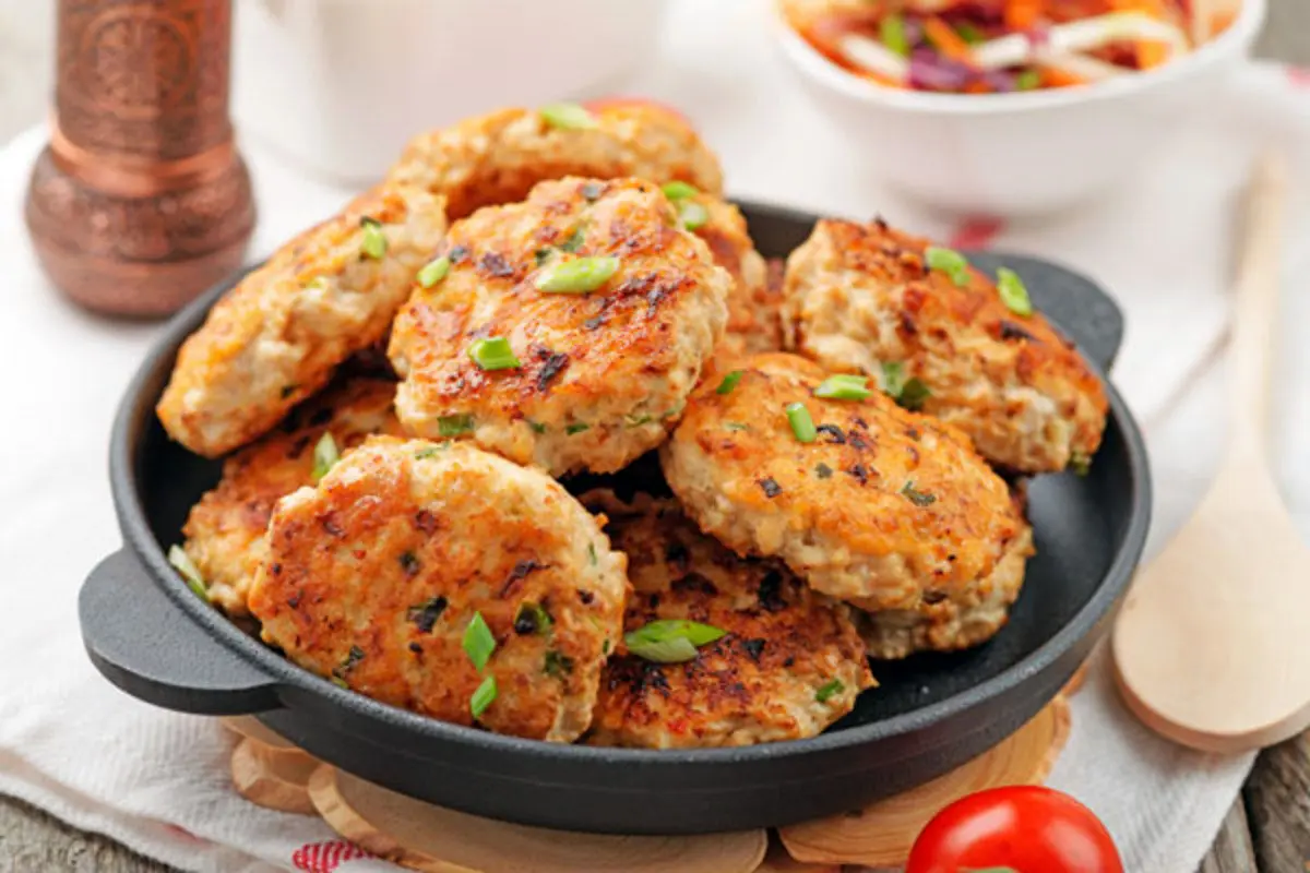 طرز تهیه کتلت مرغ، غذای خوشمزه و مقوی برای افطار