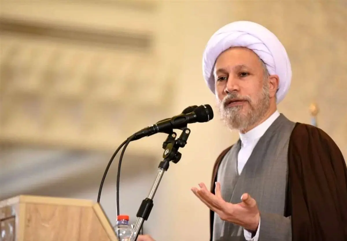 امام جمعه شیراز: در زمان غیبت حجت بر ما امام خامنه‌ای است