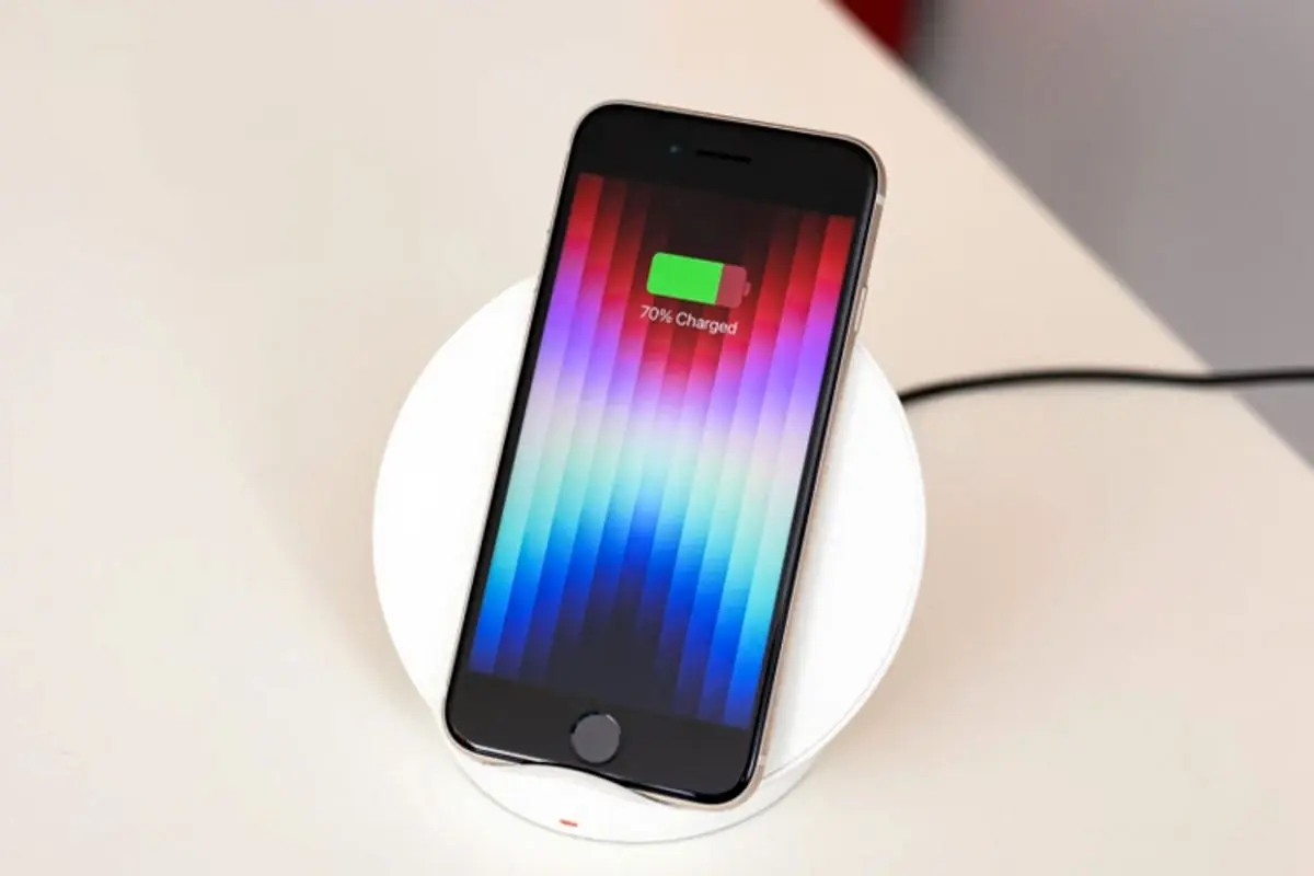 آیفون‌های قدیمی پس از عرضه آیفون ۱۴ از خط تولید حذف می‌شوند!