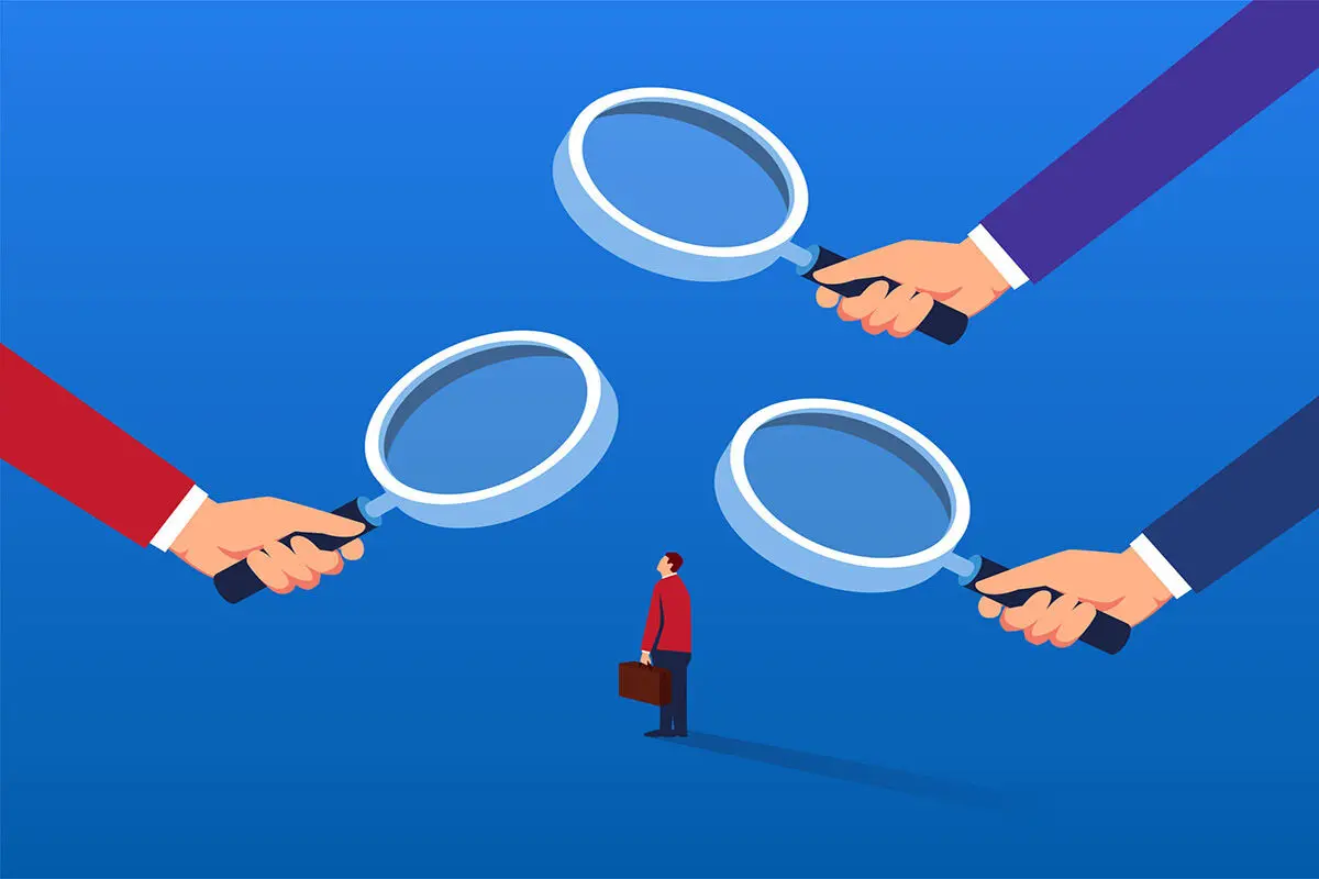 سیاستمداران بدانند دیوار حریم خصوصی‌شان، کوتاهتر از دیگران است