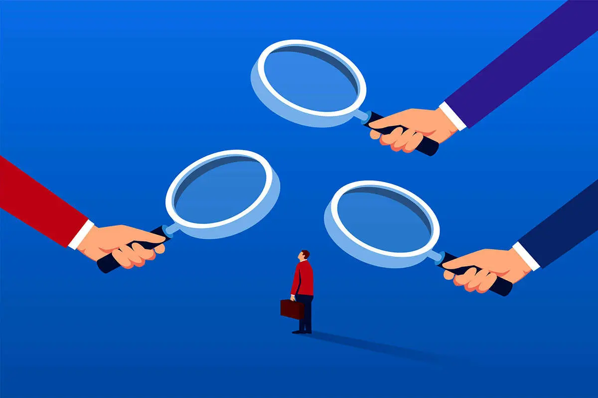 سیاستمداران بدانند دیوار حریم خصوصی‌شان، کوتاهتر از دیگران است