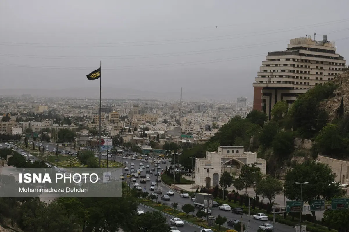 (تصاویر) ریزگردها در آسمان شیراز