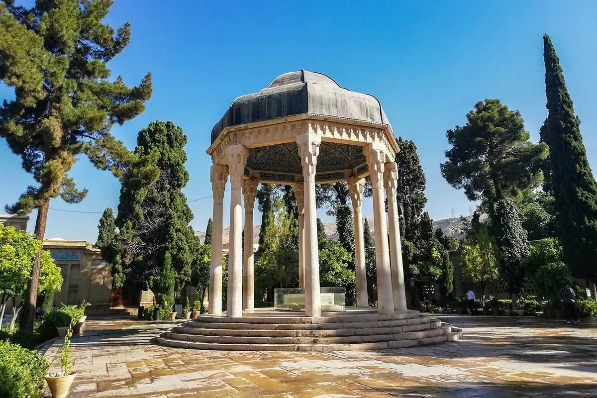 تفال به حافظ ۸ اردیبهشت ماه ۱۴۰۱