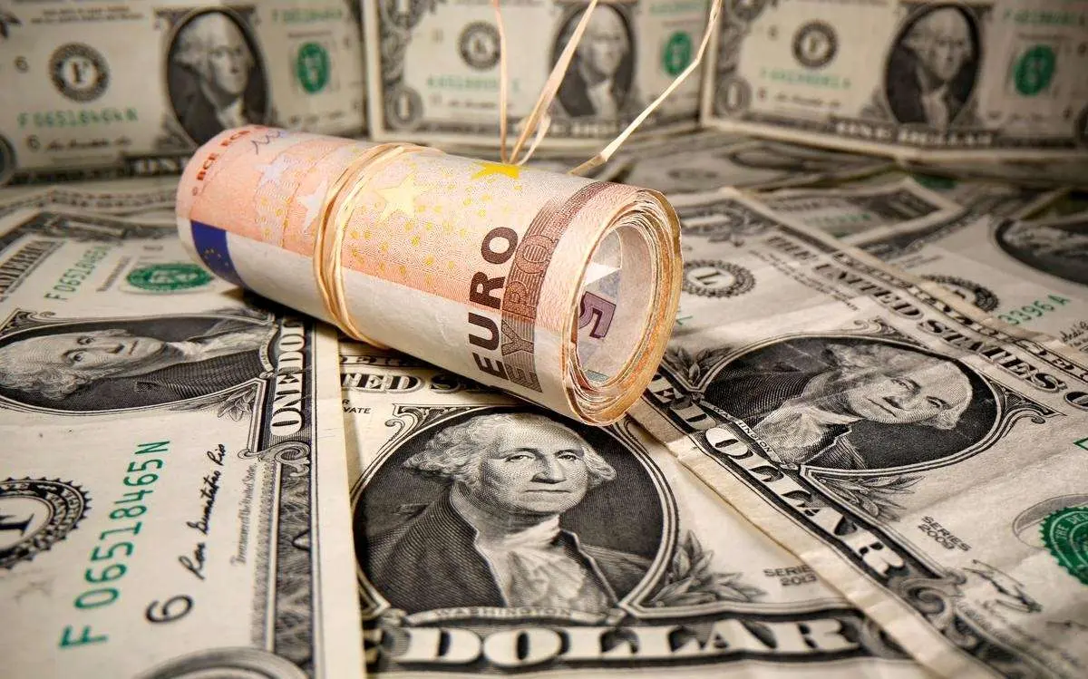 اشتباه بزرگ دولت در حذف ارز ۴۲۰۰ تومانی، تکانههای شدید تورمی خواهد داشت