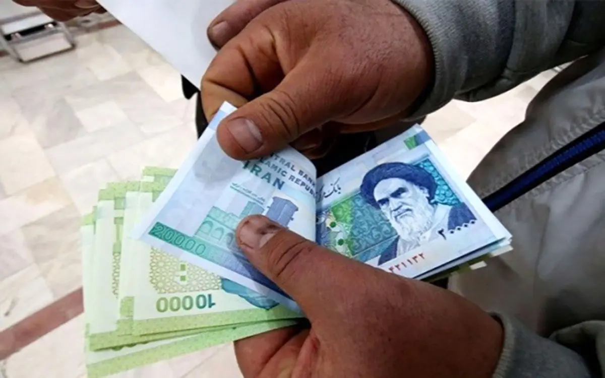 حقوق ماهانه ۱۵ تا ۲۰ میلیونی کارمندان بیمه‌ها