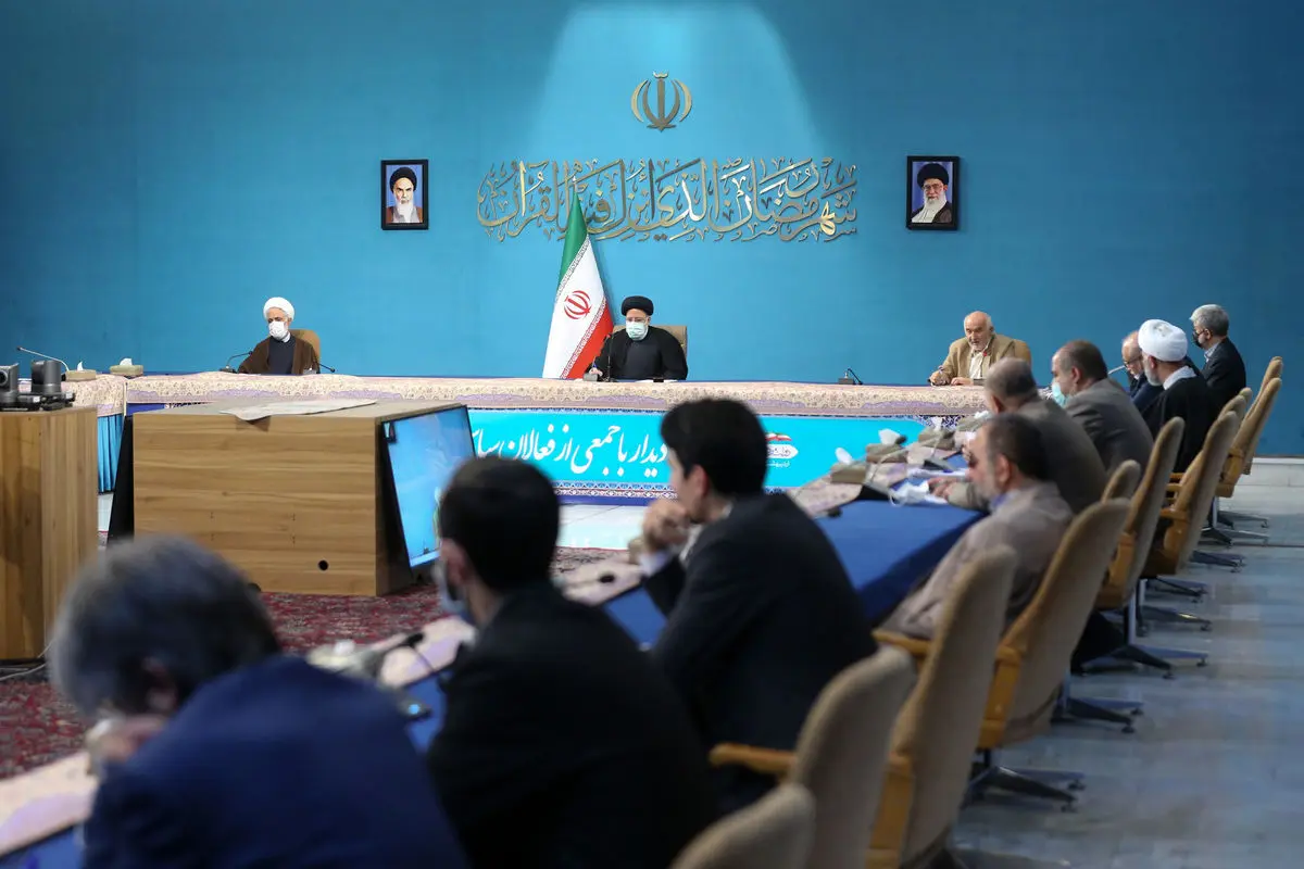 مشکلات کشور قابل حل است؛ منتقدان منصف باشند