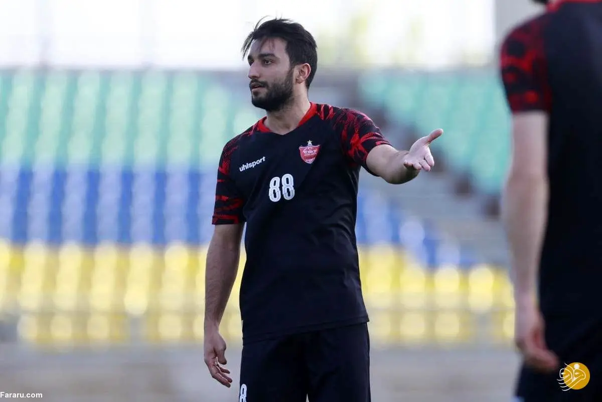 (عکس) استوری معنادار هافبک پرسپولیس درباره روز کارگر