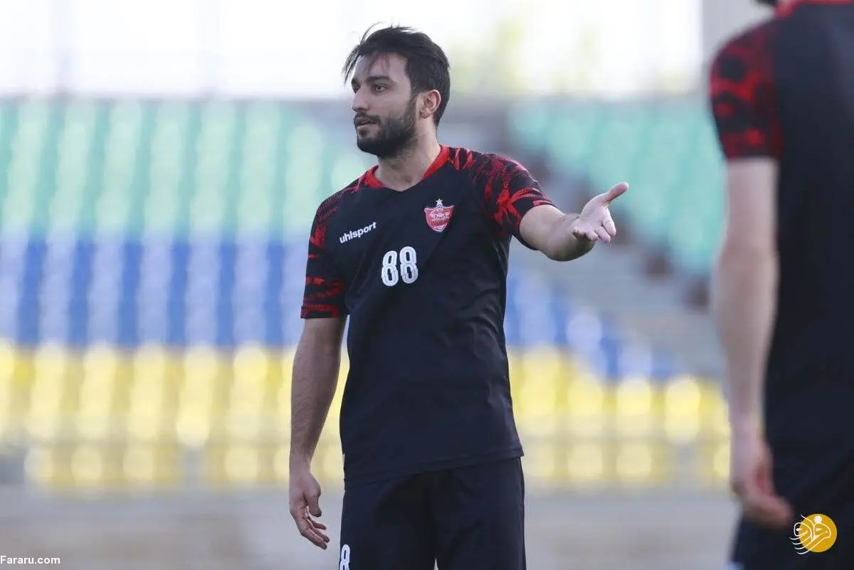 (عکس) استوری معنادار هافبک پرسپولیس درباره روز کارگر