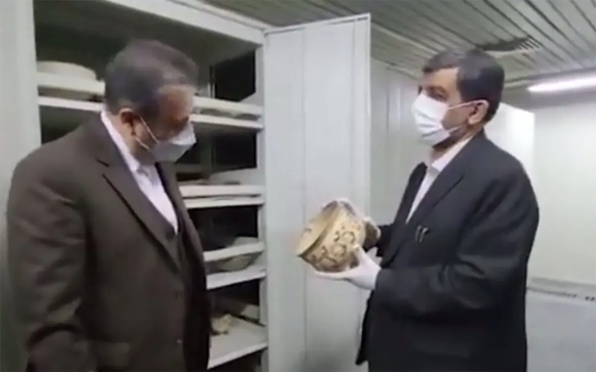 (ویدئو) اقدام عجیب ضرغامی در برخورد با اثر ۴۵۰۰ساله