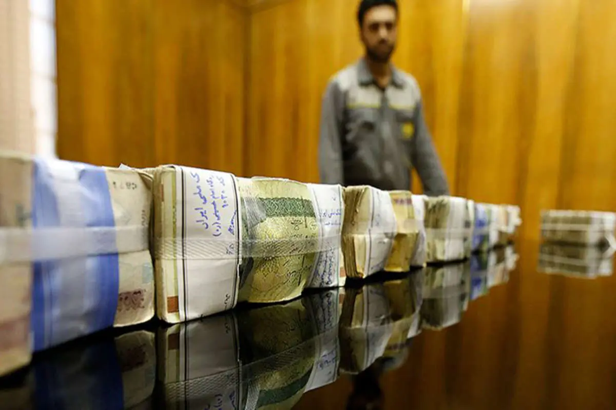 نقدینگی از ۵۰۰۰ هزار میلیارد تومان عبور می‌کند؟