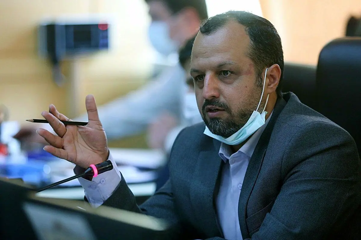 انتقاد وزیر اقتصاد از افزایش ۵۷ درصدی دستمزد کارگران
