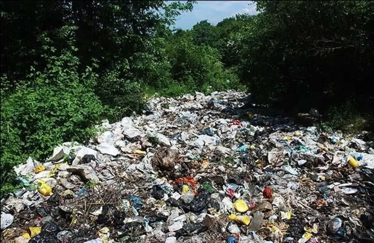 (ویدئو) بحران زباله در روستای سراوان