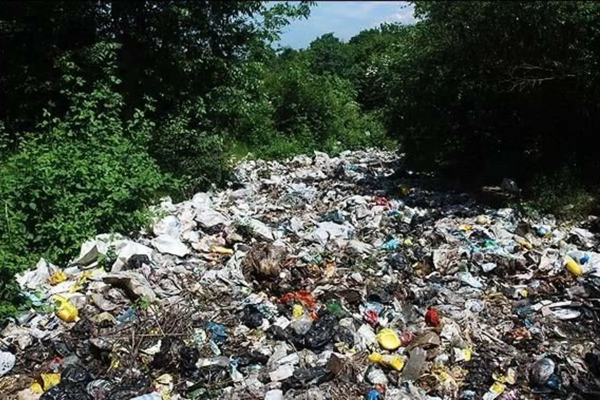 (ویدئو) بحران زباله در روستای سراوان